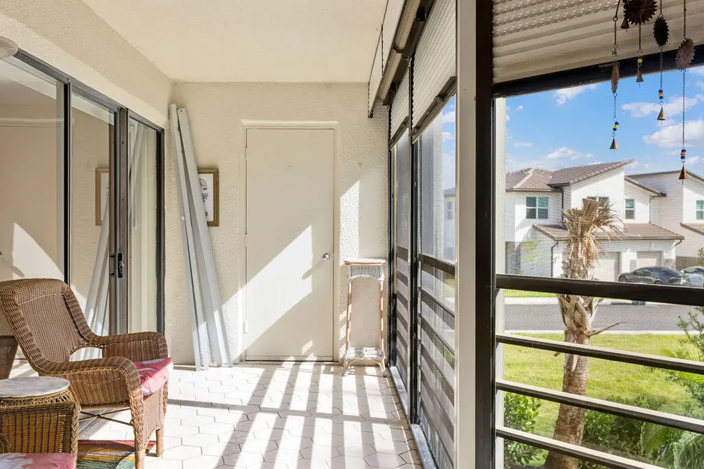 5701 Camino Del Sol Boca Raton FL 33433
