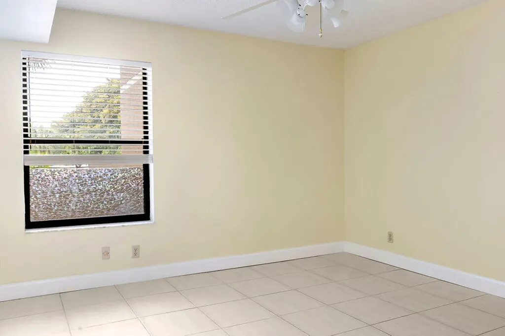 5701 Camino Del Sol Boca Raton FL 33433