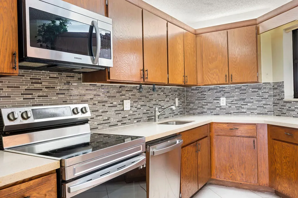 5701 Camino Del Sol Boca Raton FL 33433