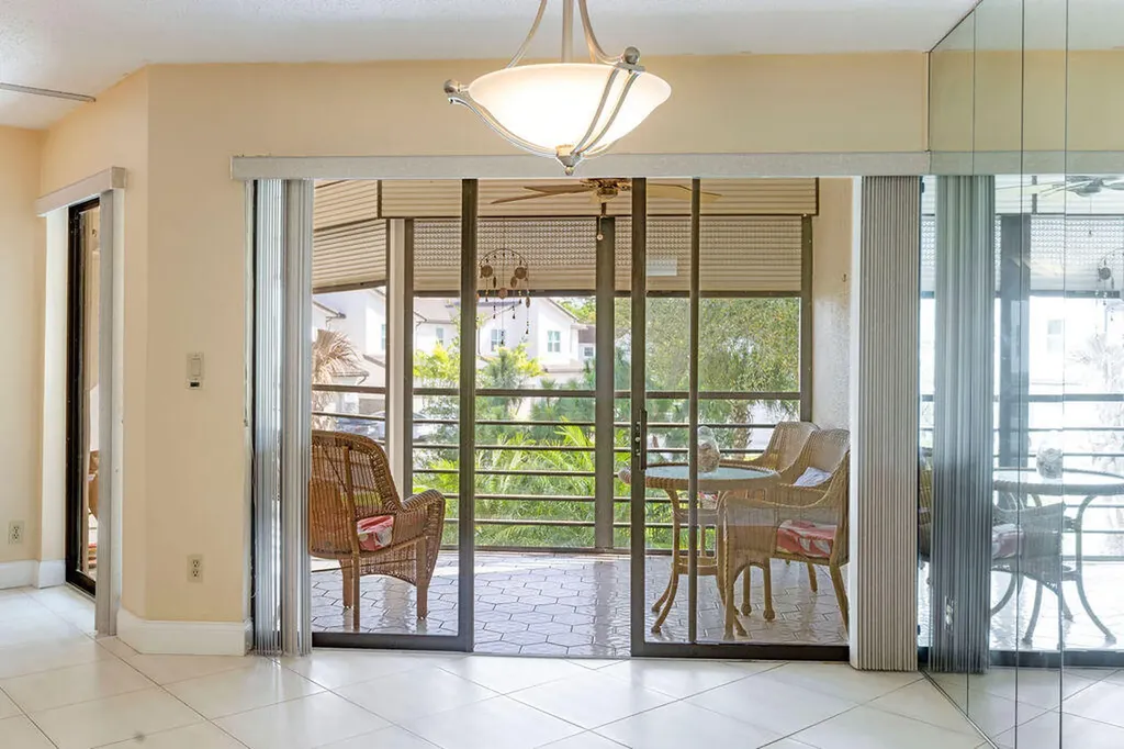 5701 Camino Del Sol Boca Raton FL 33433