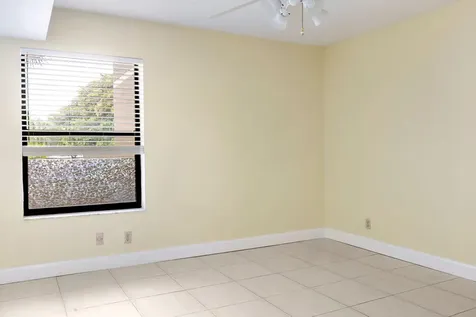 5701 Camino Del Sol Boca Raton FL 33433