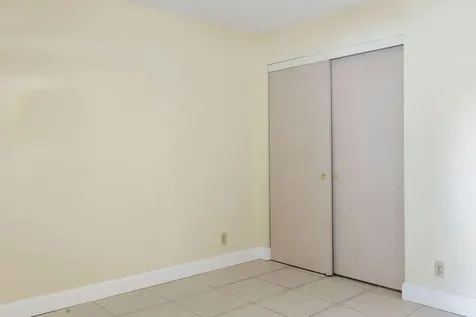 5701 Camino Del Sol Boca Raton FL 33433
