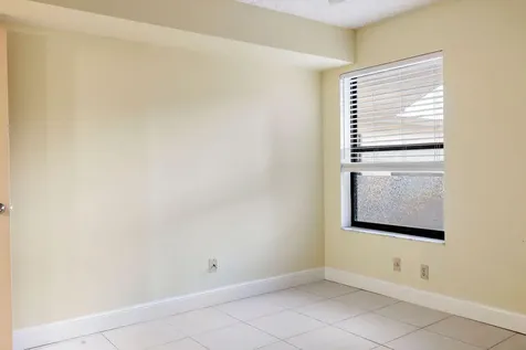 5701 Camino Del Sol Boca Raton FL 33433