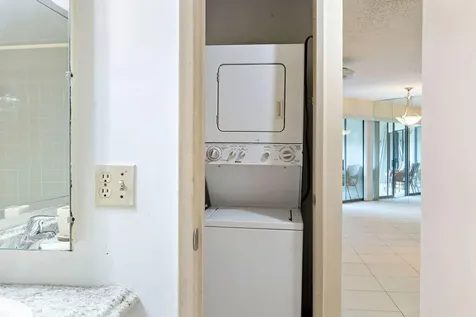 5701 Camino Del Sol Boca Raton FL 33433