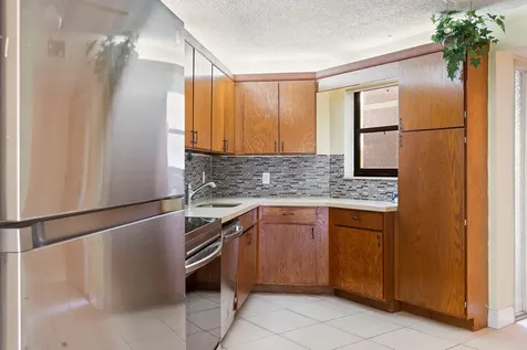 5701 Camino Del Sol Boca Raton FL 33433