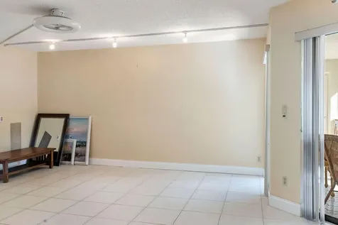 5701 Camino Del Sol Boca Raton FL 33433