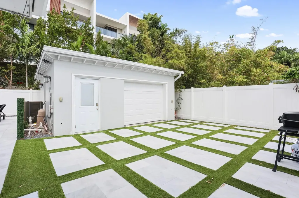 3025 Center Avenue Fort Lauderdale FL 33308