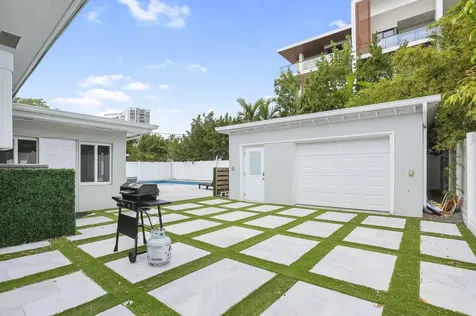 3025 Center Avenue Fort Lauderdale FL 33308