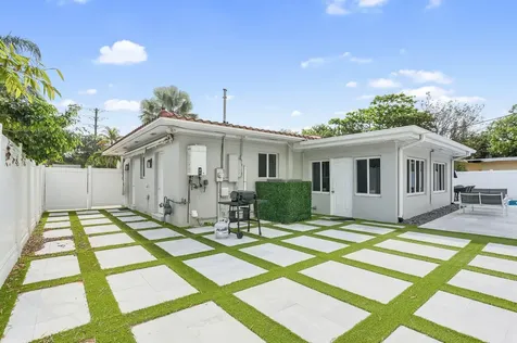3025 Center Avenue Fort Lauderdale FL 33308