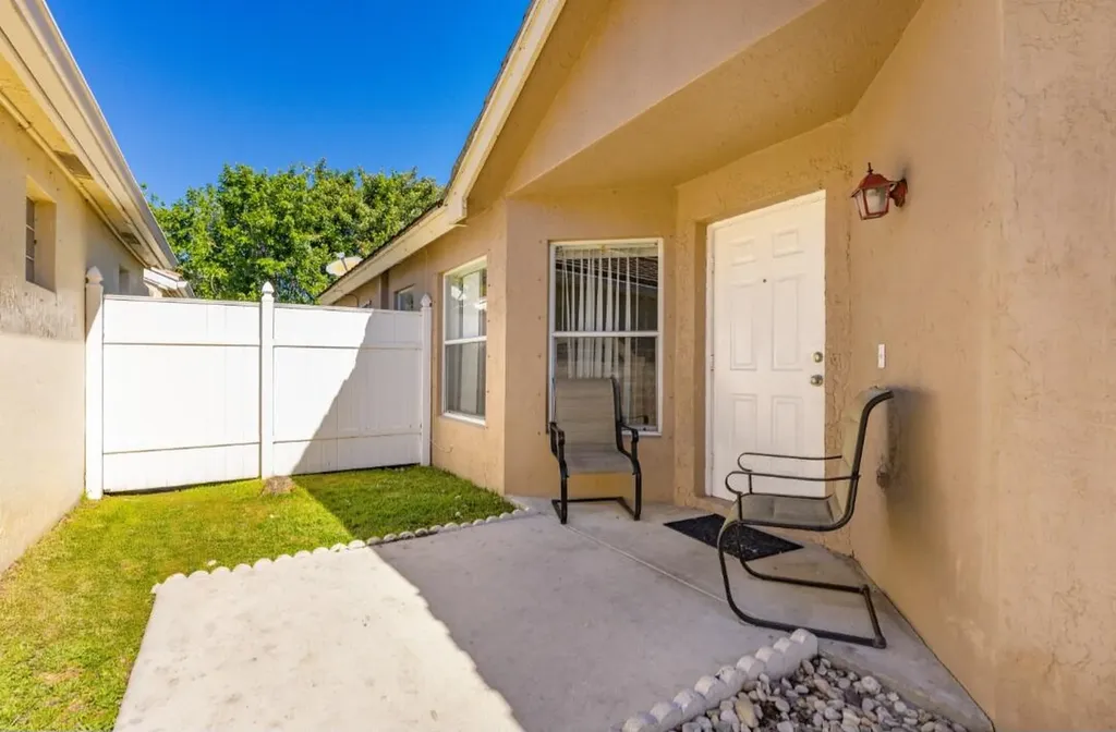 6179 Savannah Way Lake Worth FL 33463