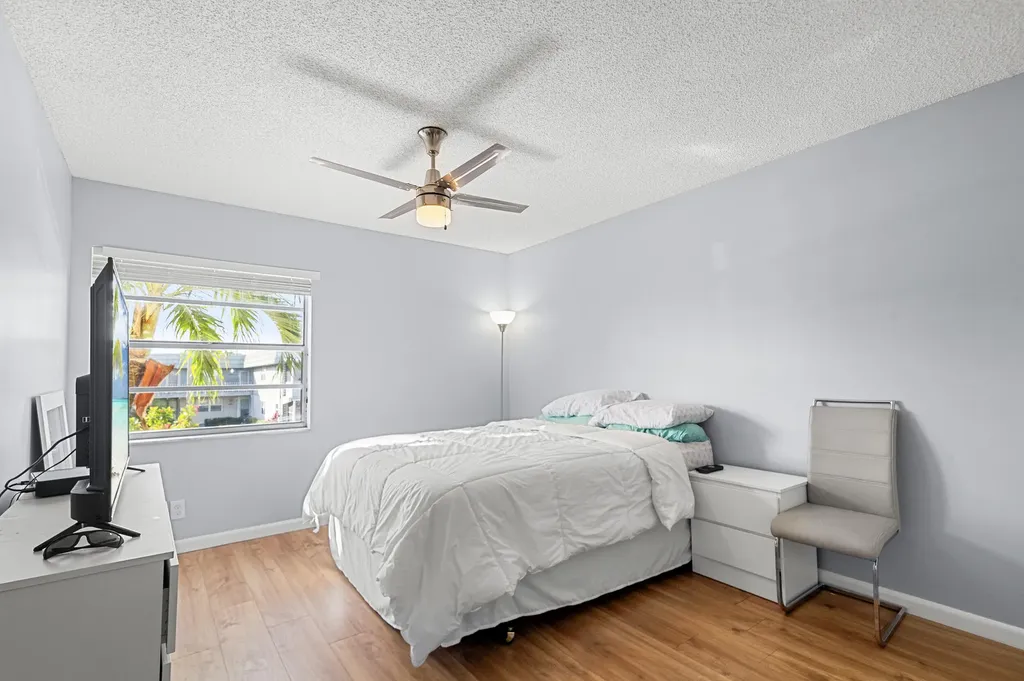 605 Flanders M Delray Beach FL 33484