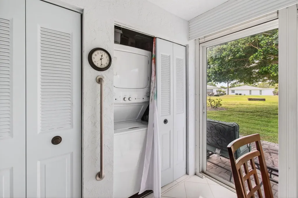 5452 Poppy Place Delray Beach FL 33484