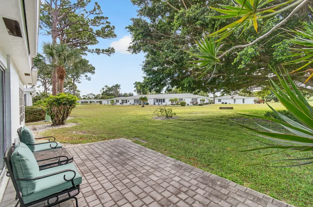 5452 Poppy Place Delray Beach FL 33484