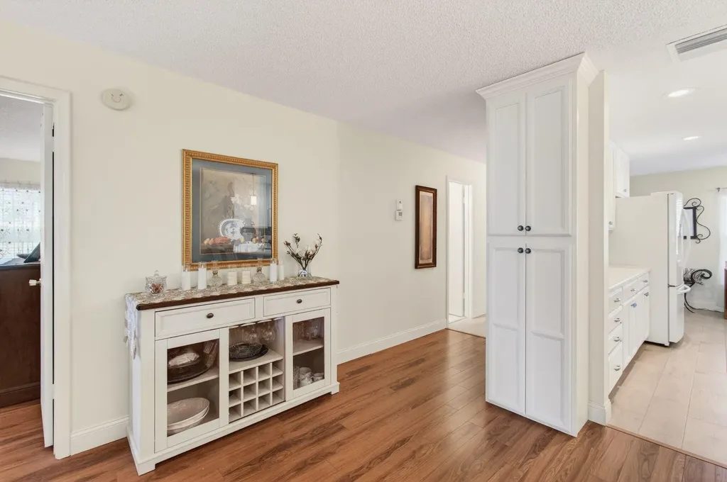 5452 Poppy Place Delray Beach FL 33484
