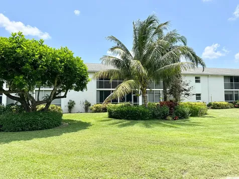 6 Garden Street Tequesta FL 33469