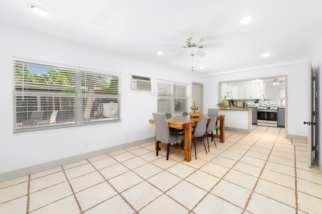 2869 SW 13th Court Fort Lauderdale FL 33312