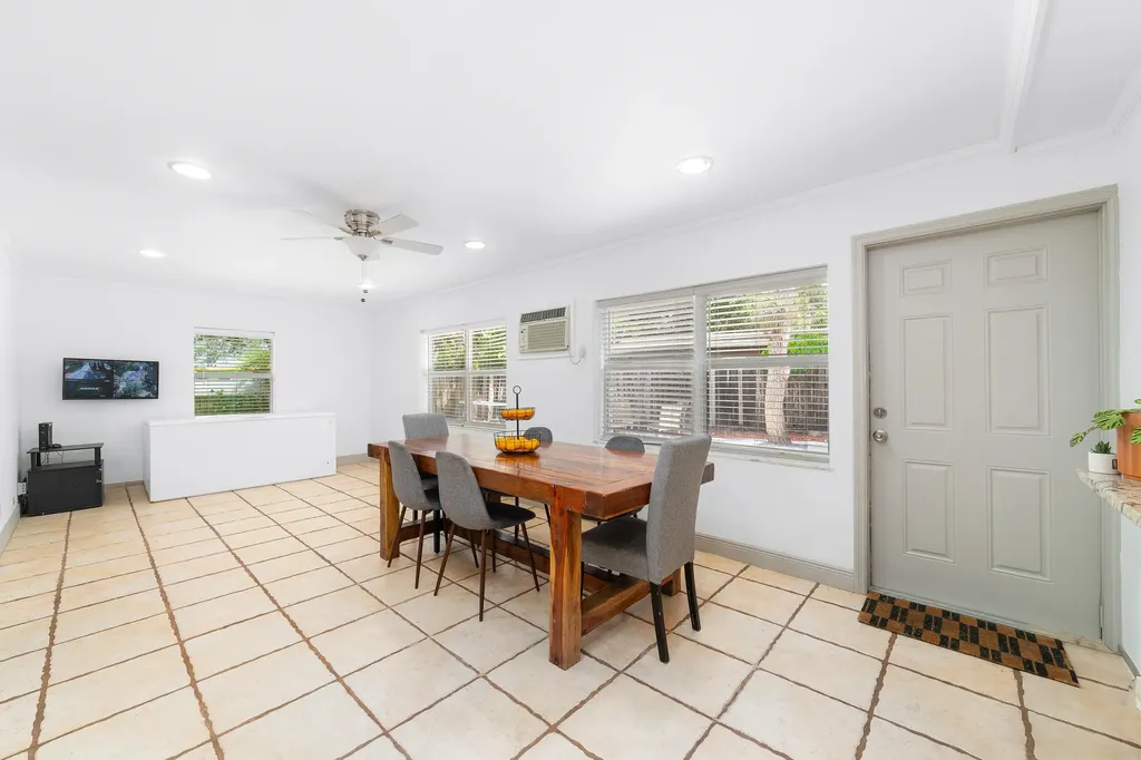 2869 SW 13th Court Fort Lauderdale FL 33312