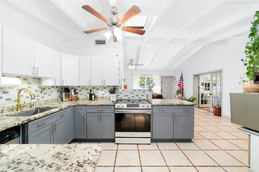 2869 SW 13th Court Fort Lauderdale FL 33312