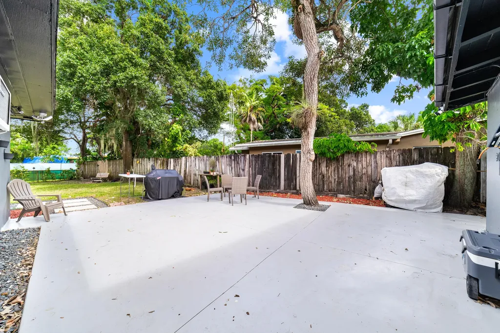 2869 SW 13th Court Fort Lauderdale FL 33312
