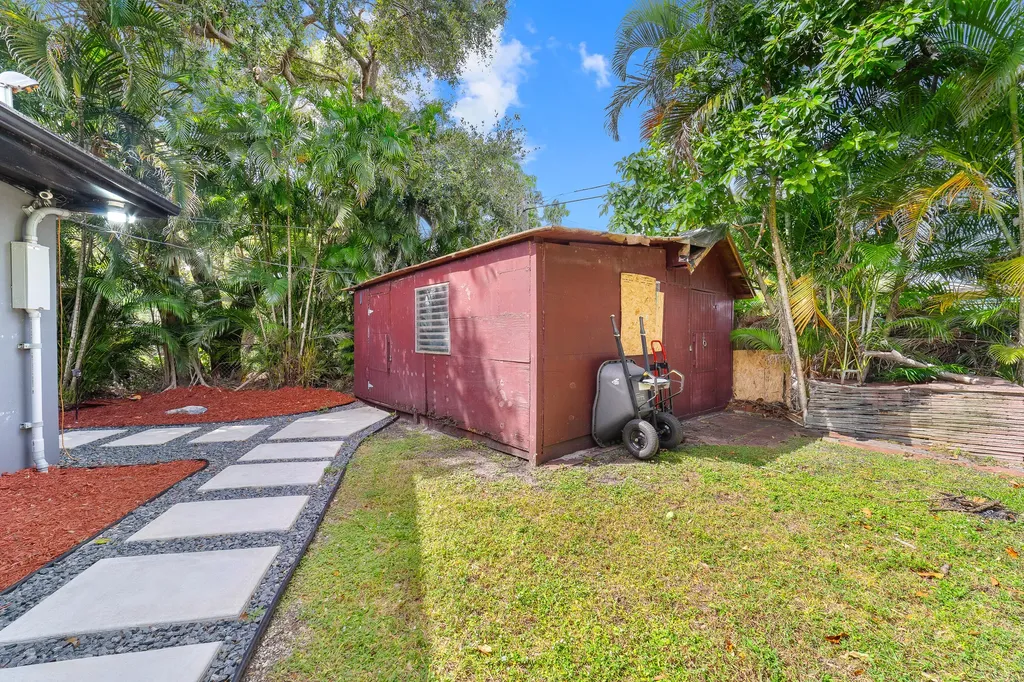 2869 SW 13th Court Fort Lauderdale FL 33312