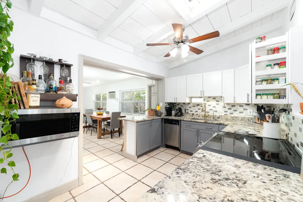 2869 SW 13th Court Fort Lauderdale FL 33312