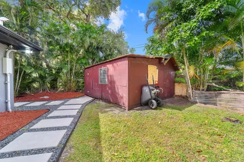 2869 SW 13th Court Fort Lauderdale FL 33312