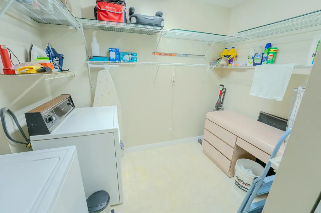 4725 Lucerne Lakes Boulevard E Lake Worth FL 33467