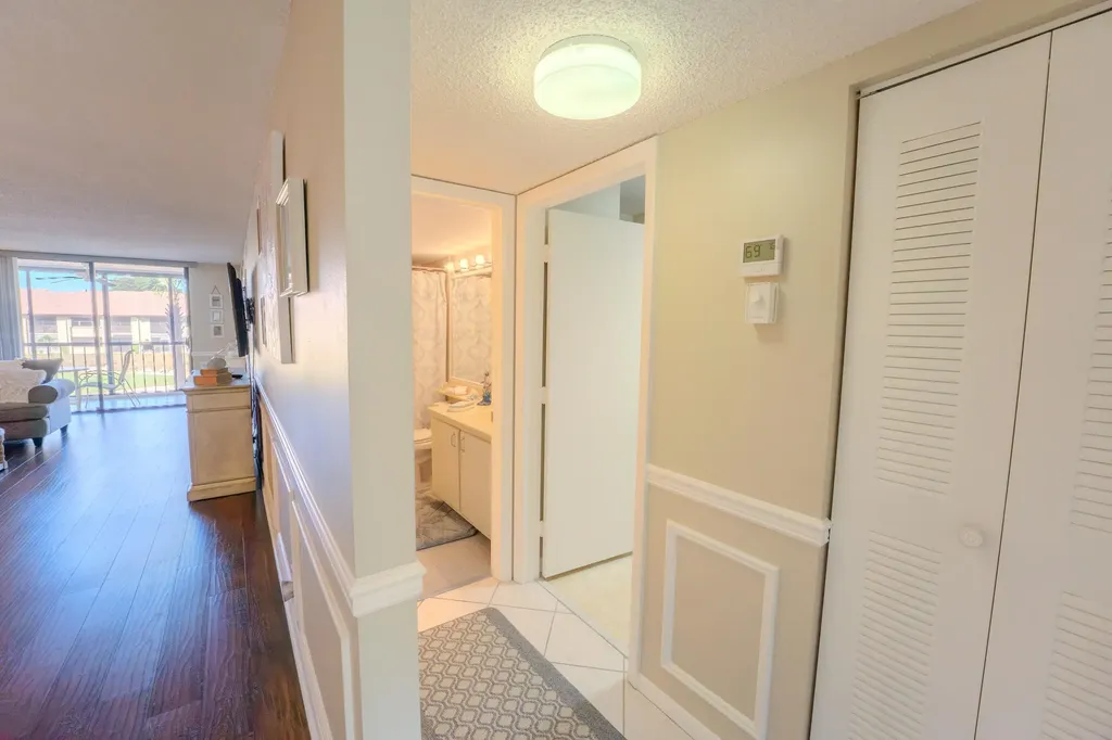 4725 Lucerne Lakes Boulevard E Lake Worth FL 33467