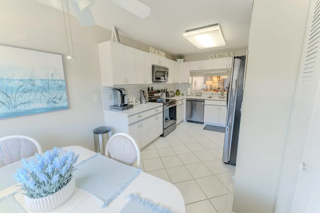 4725 Lucerne Lakes Boulevard E Lake Worth FL 33467