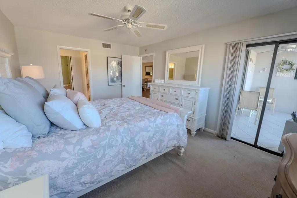 4725 Lucerne Lakes Boulevard E Lake Worth FL 33467