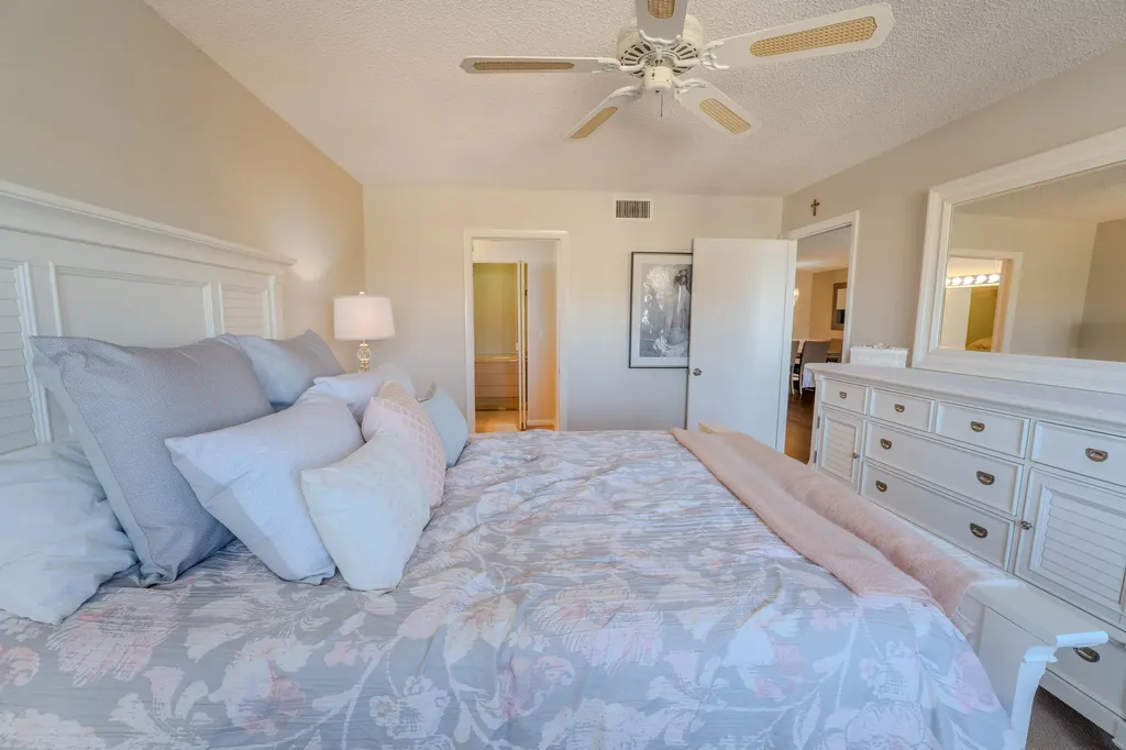 4725 Lucerne Lakes Boulevard E Lake Worth FL 33467