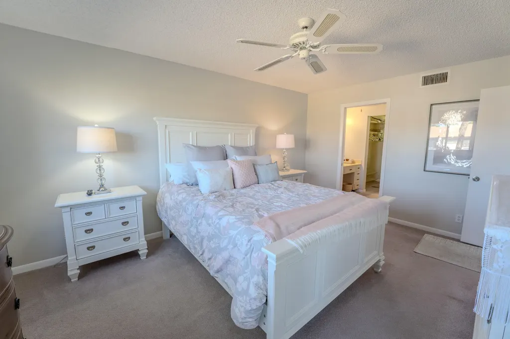 4725 Lucerne Lakes Boulevard E Lake Worth FL 33467