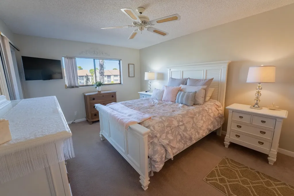 4725 Lucerne Lakes Boulevard E Lake Worth FL 33467