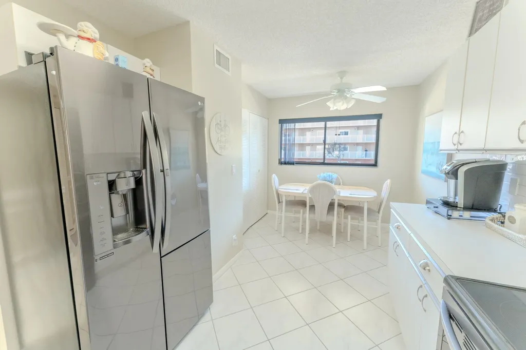 4725 Lucerne Lakes Boulevard E Lake Worth FL 33467