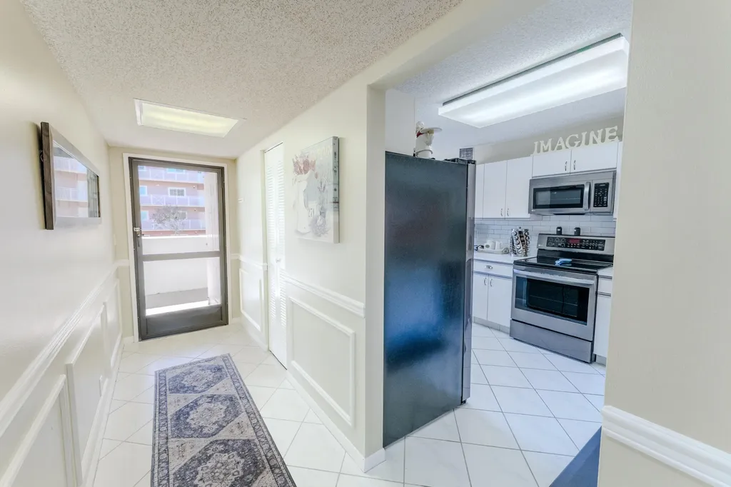 4725 Lucerne Lakes Boulevard E Lake Worth FL 33467