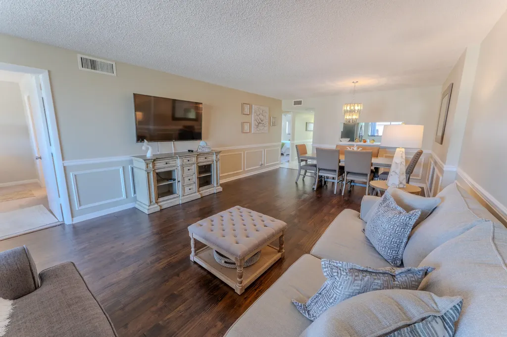 4725 Lucerne Lakes Boulevard E Lake Worth FL 33467