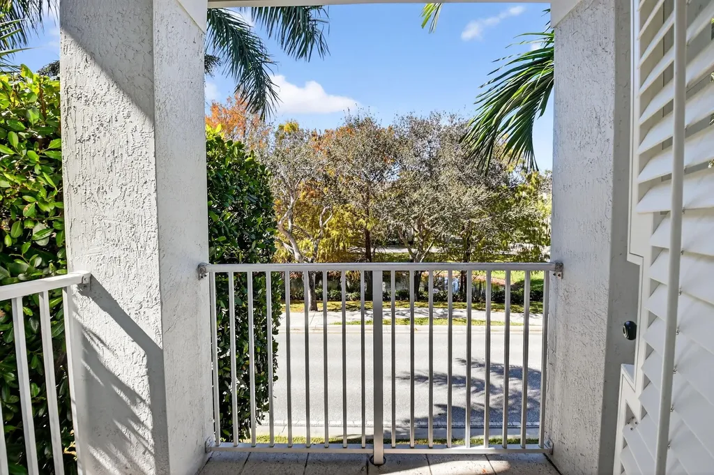 1371 Via De Pepii Boynton Beach FL 33426