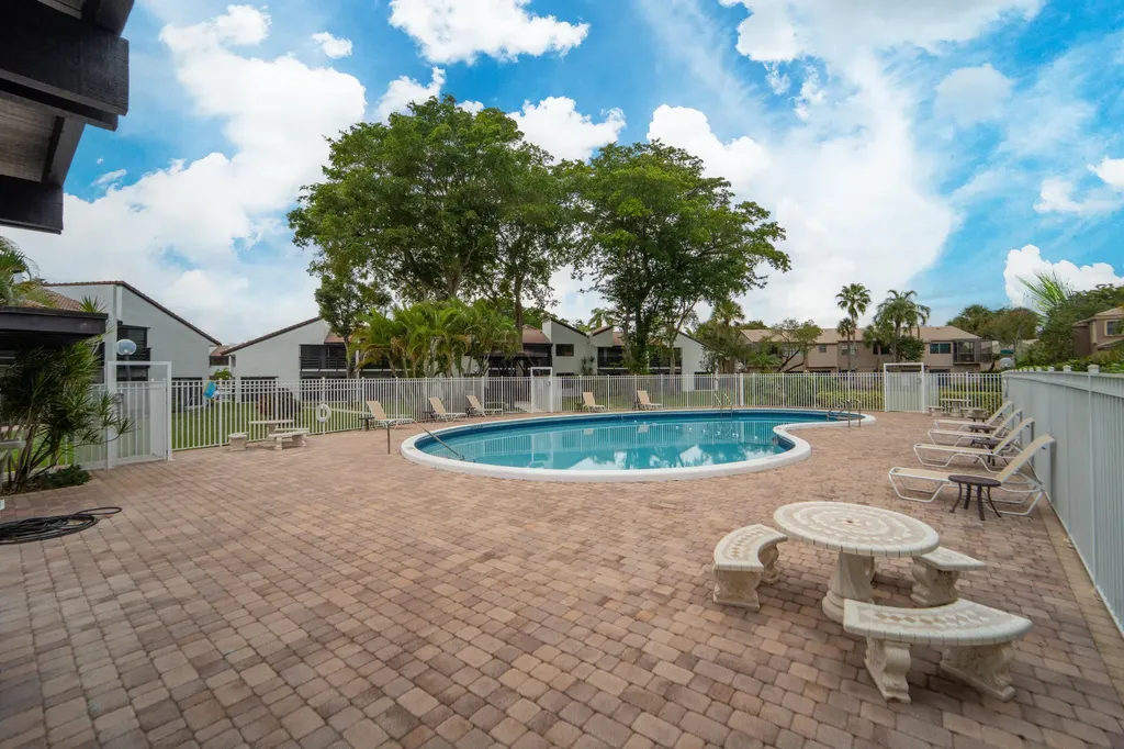 1672 Cypress Pointe Drive Coral Springs FL 33071