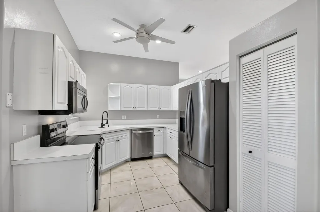 6179 Bear Creek Court Lake Worth FL 33467