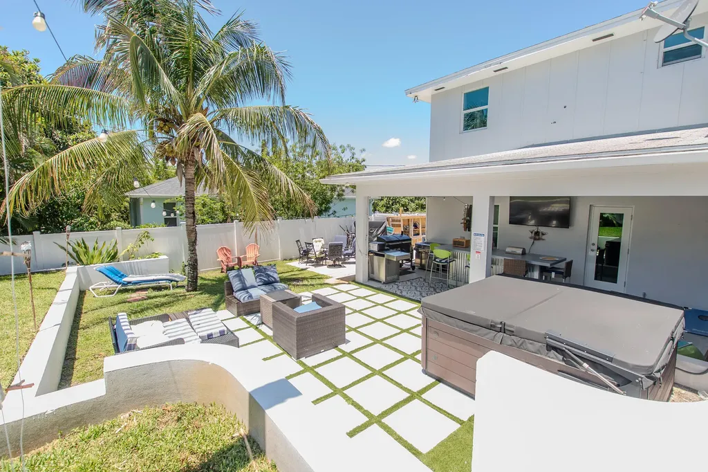 2192 Quail Trail Lake Worth FL 33461