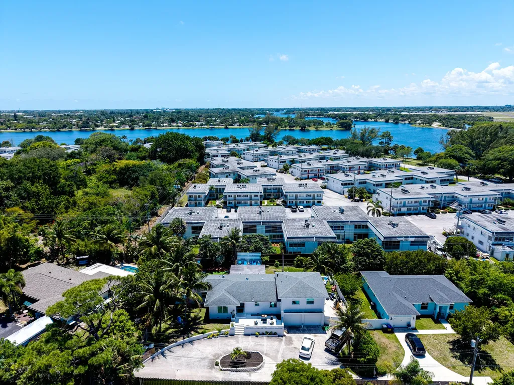 2192 Quail Trail Lake Worth FL 33461