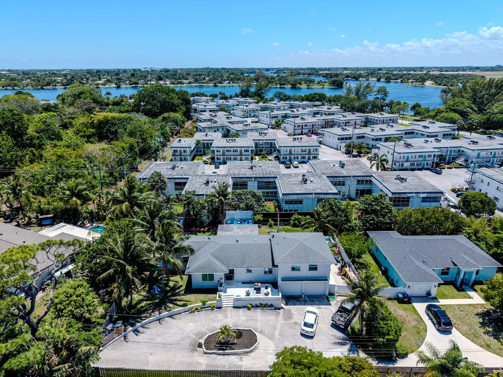 2192 Quail Trail Lake Worth FL 33461