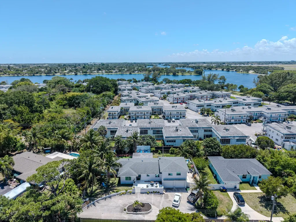 2192 Quail Trail Lake Worth FL 33461