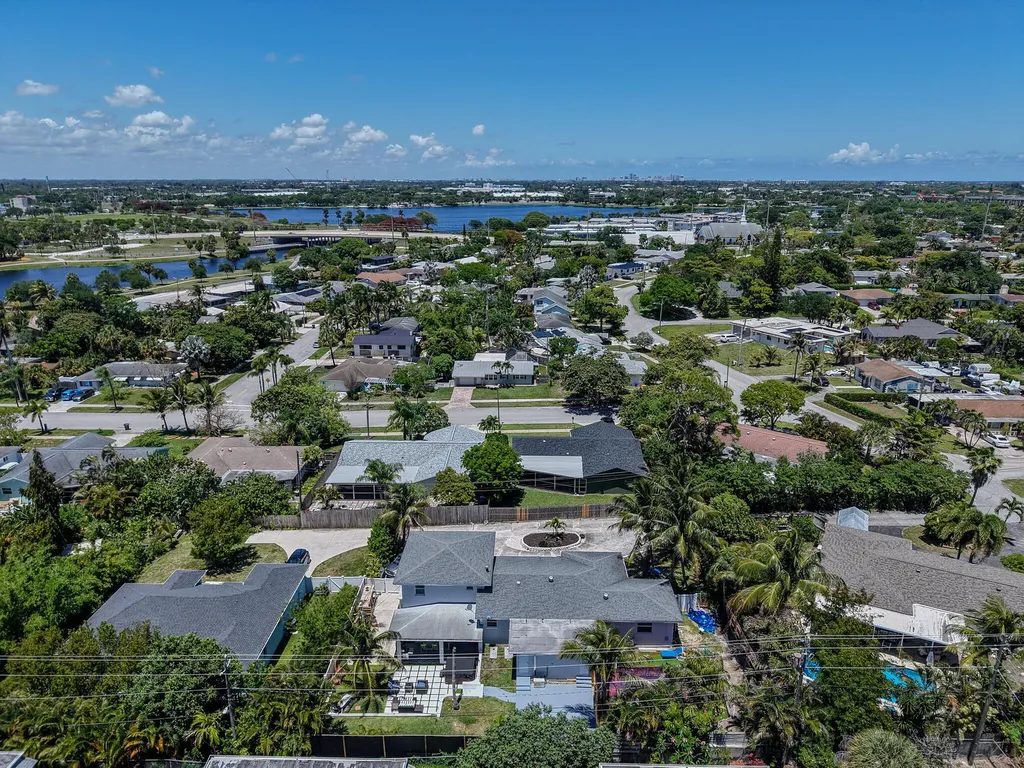 2192 Quail Trail Lake Worth FL 33461