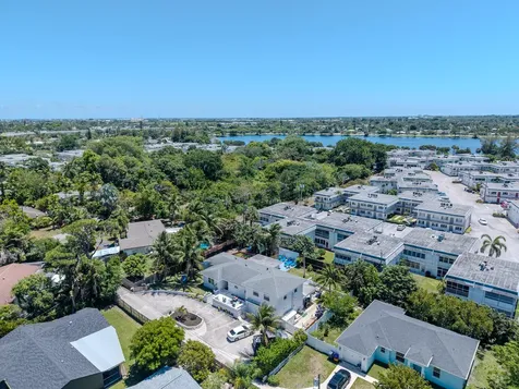 2192 Quail Trail Lake Worth FL 33461