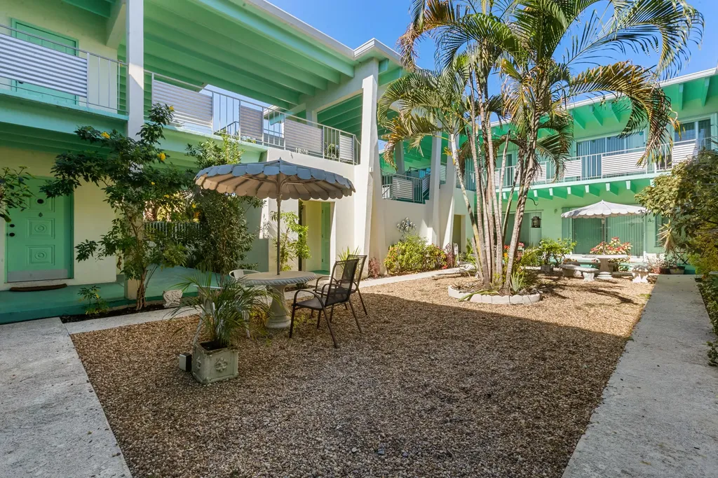 702 N Federal Highway Lake Worth Beach FL 33460