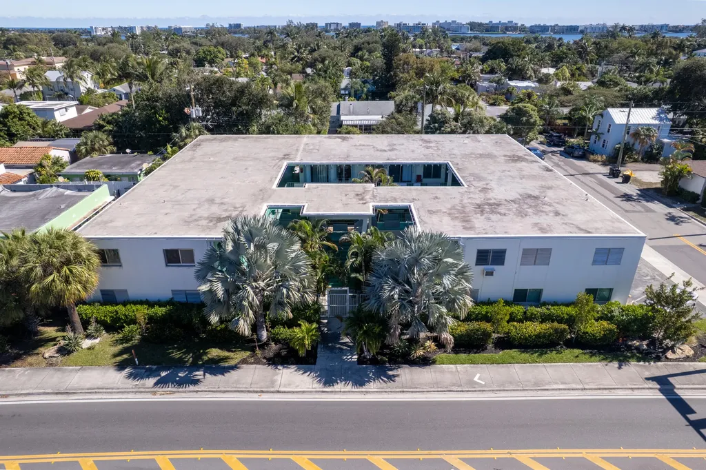 702 N Federal Highway Lake Worth Beach FL 33460
