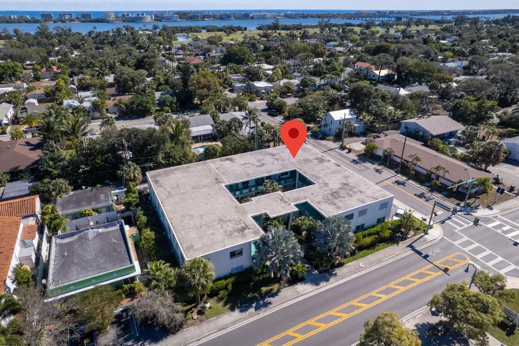 702 N Federal Highway Lake Worth Beach FL 33460