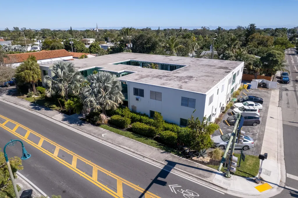 702 N Federal Highway Lake Worth Beach FL 33460