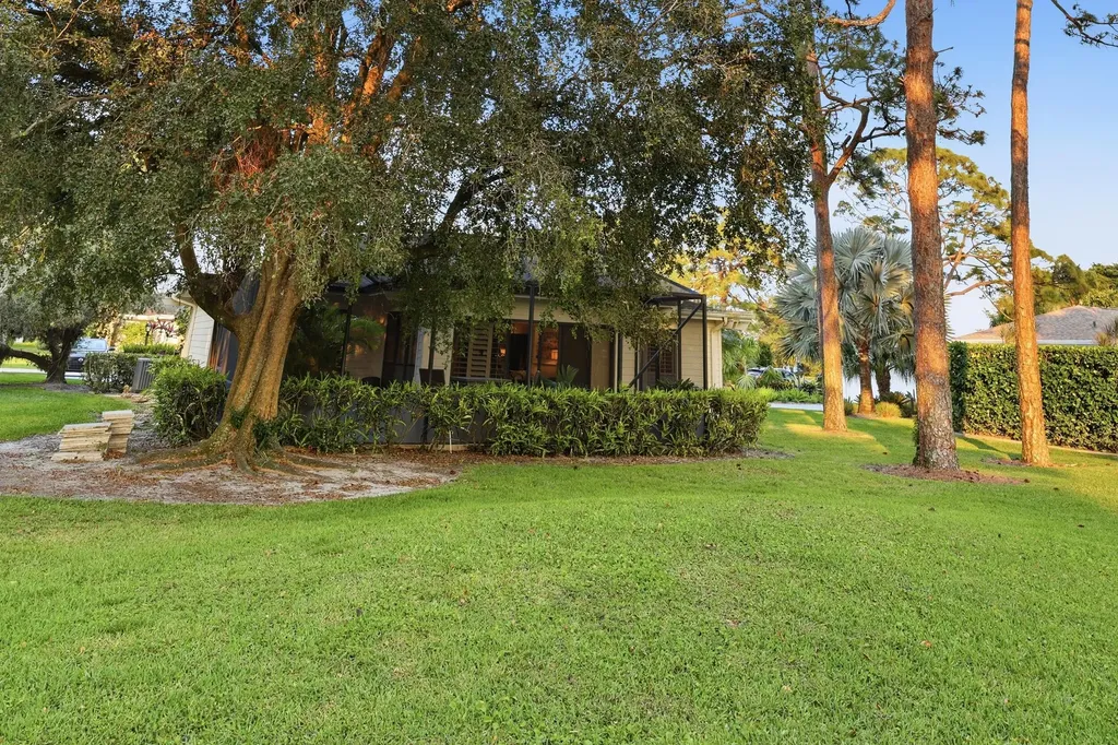 6403 Eastpointe Pines Street Palm Beach Gardens FL 33418